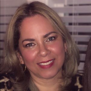 Meet your Posher, Rosalicia